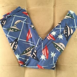 Lularoe Spaceship Tall and Curvy leggings